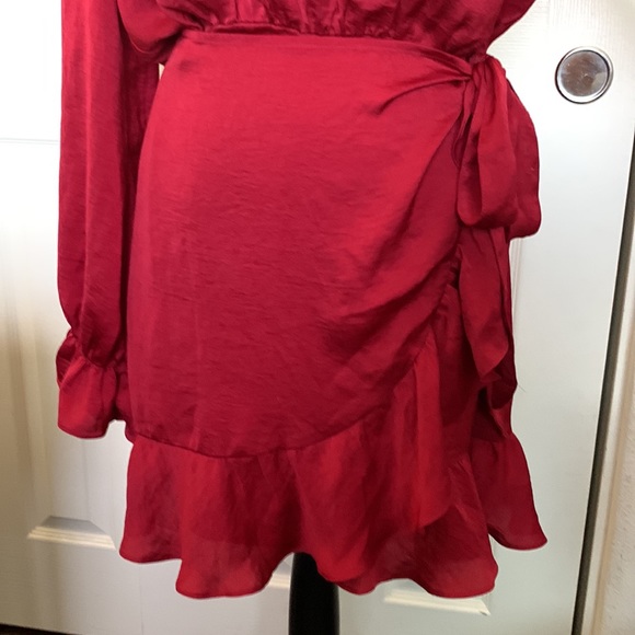 Chiffon Holiday Dress 🥰 - Picture 2 of 7